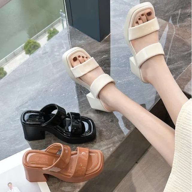 Comfortable platform thick-heeled slippers high-heeled sandals and slippers.
