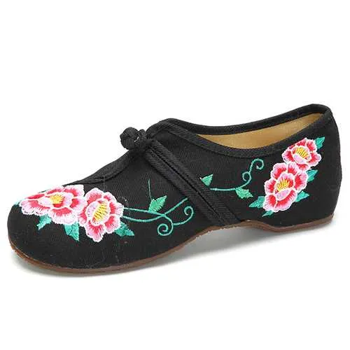 Flower Embroidered Round Toe Buckle Folk Casual Flat Shoes