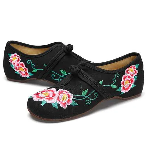 Flower Embroidered Round Toe Buckle Folk Casual Flat Shoes