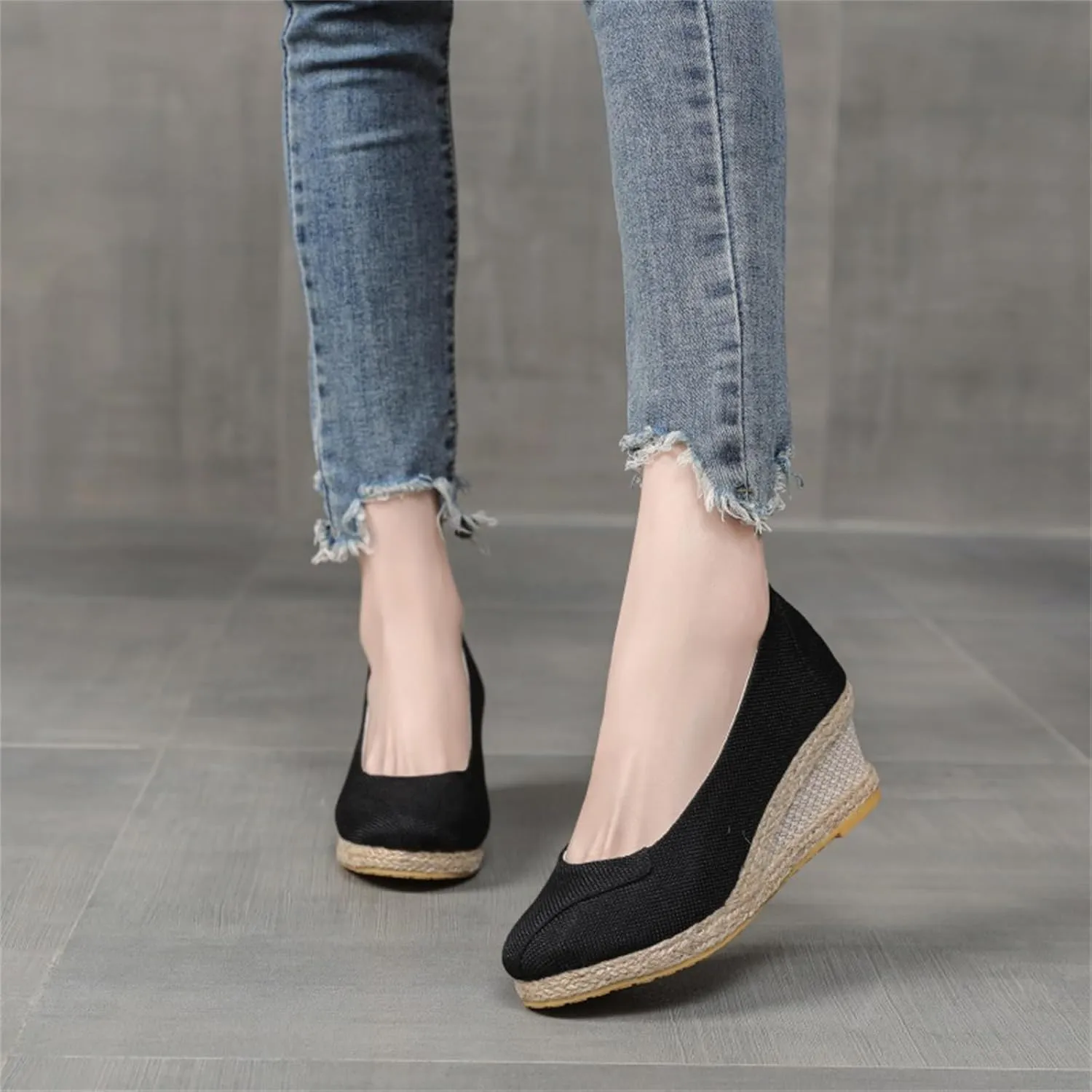 Women's Closed Toe Sandals Slip On Comfortable Platform Wedge Sandals Arch Support Walking Slippers Comfortable Orthopedic Mules Casual Summer Dressy Slippers